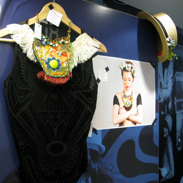 15colgadasdeunapercha_changingroom_1