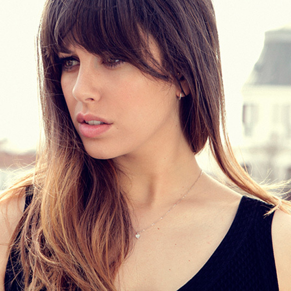 15colgadasdeunapercha_flequillo_1