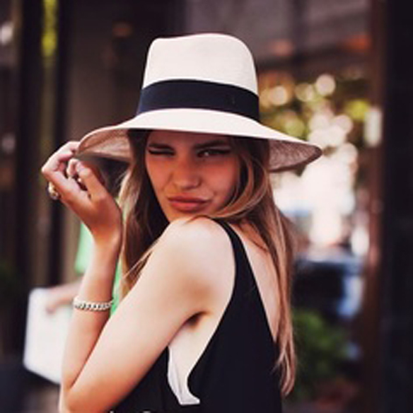 15colgadasdeunapercha_maleta_15