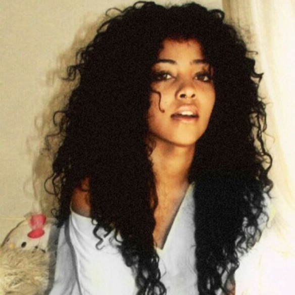 15colgadasdeunapercha_fw1314_hairstyles_bighair_4