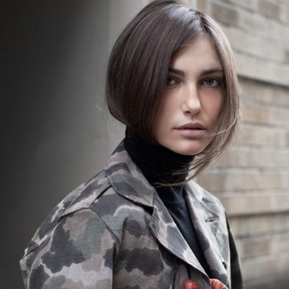 15colgadasdeunapercha_fw1314_hairstyles_hair_inside_scarf_collar_coat_1