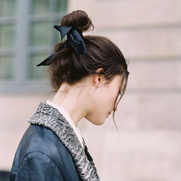 15colgadasdeunapercha_fw1314_hairstyles_ribbon_headband_2