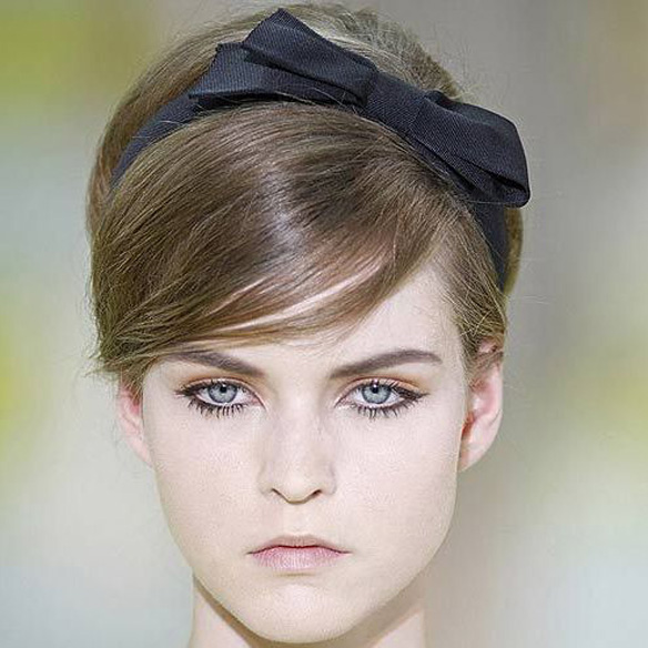 15colgadasdeunapercha_fw1314_hairstyles_ribbon_headband_3