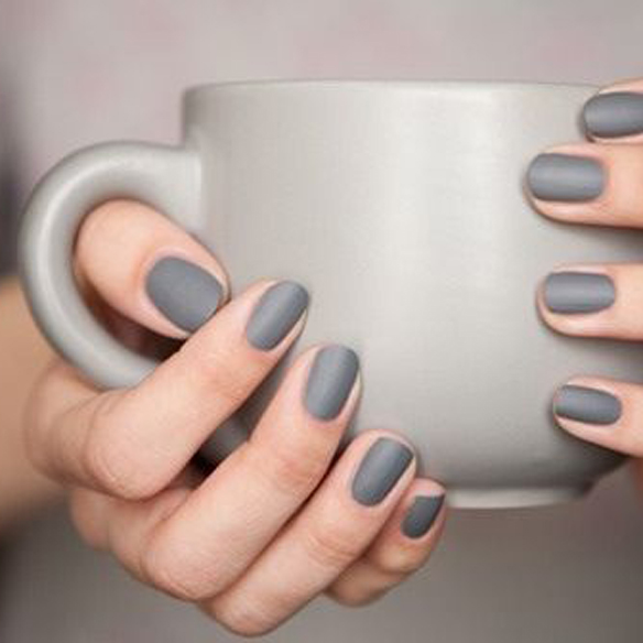 15colgadasdeunapercha_make-up_fw1314_grey_black_green_gold_nude_aubergine_manicure_1