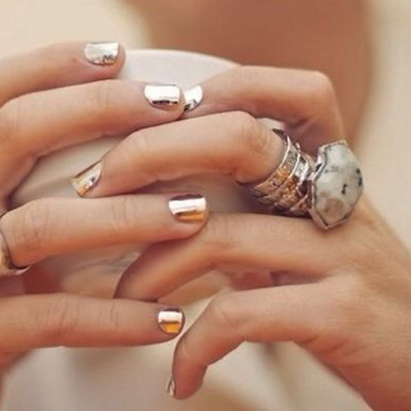 15colgadasdeunapercha_make-up_fw1314_grey_black_green_gold_nude_aubergine_manicure_6