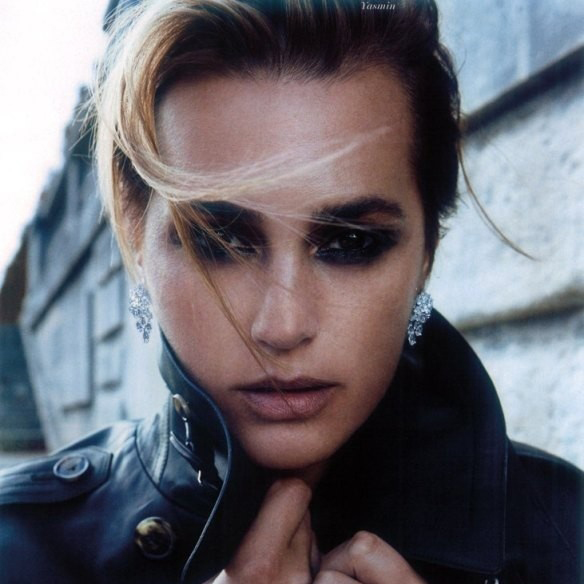 15colgadasdeunapercha_make-up_fw1314_smokeeyes_cateyes_1