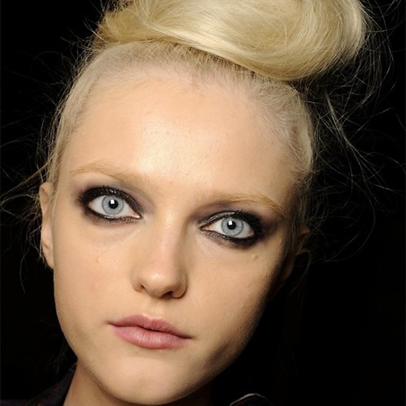 15colgadasdeunapercha_make-up_fw1314_smokeeyes_cateyes_5