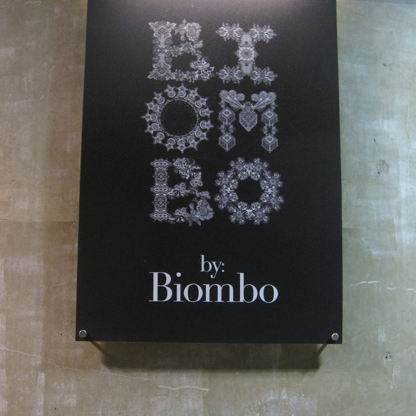 15colgadasdeunapercha_biombo_2