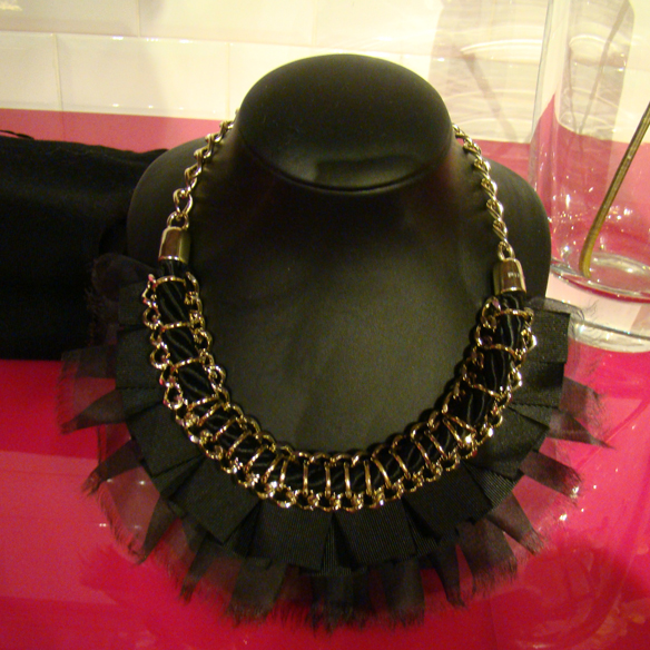 15colgadasdeunapercha_pinko_jeanpierresymbol_8