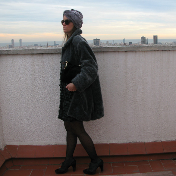 15colgadadeunapercha_newyearseve_nochevieja_findeaño_black_turban_plumeti_fur_velvet_sequin_paillettes_ck10