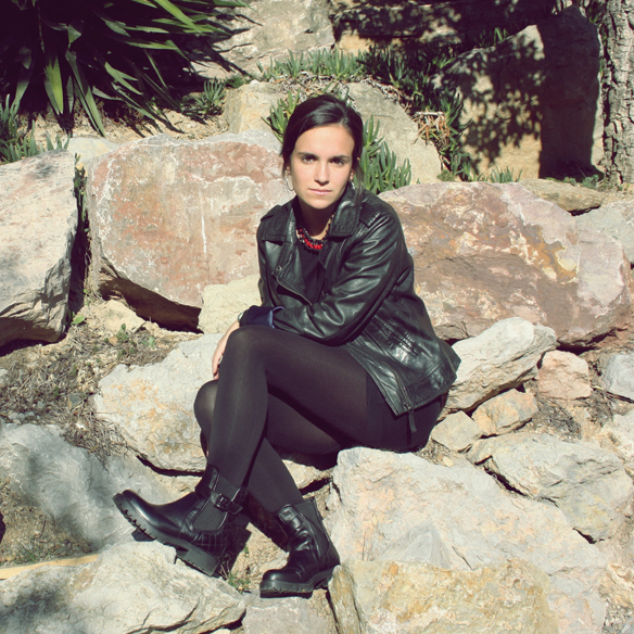 15colgadasdeunapercha_christmas_navidad_negro_cazadora_botines_ms1