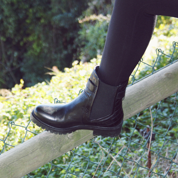 15colgadasdeunapercha_christmas_navidad_negro_cazadora_botines_ms9