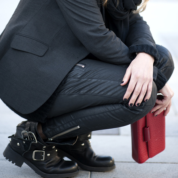 15colgadasdeunapercha_red_black_pamela_rock__ag7