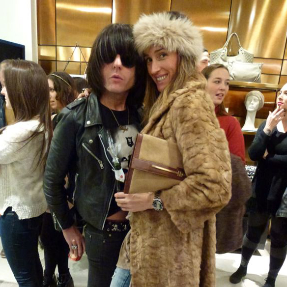 15colgadasdeunapercha_theshoppingnightbarcelona_liujo_4