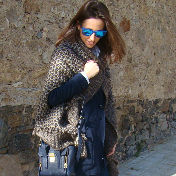 15colgadasdeunapercha_fw1314_capa_cape_ugg_marron_brown_mr1