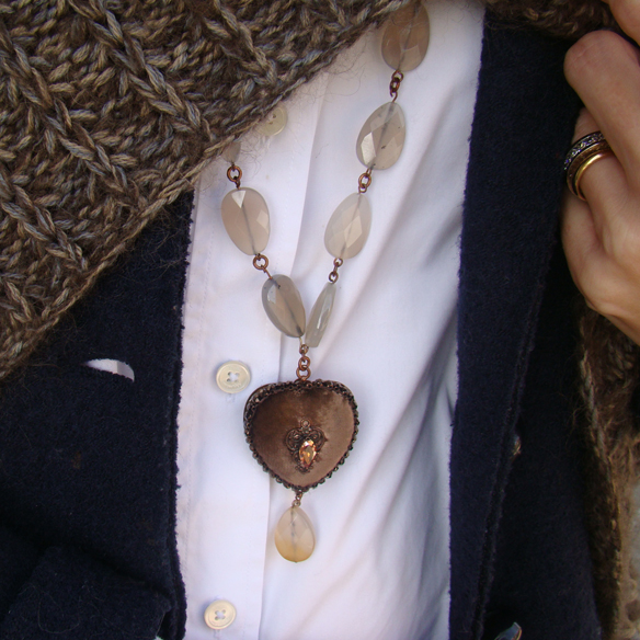 15colgadasdeunapercha_fw1314_capa_cape_ugg_marron_brown_mr8