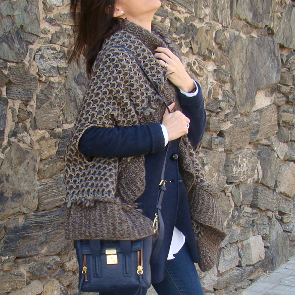 15colgadasdeunapercha_fw1314_capa_cape_ugg_marron_brown_mr9