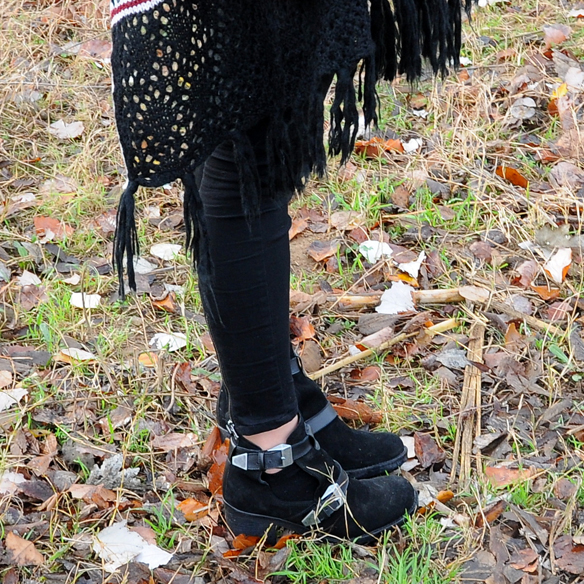 15colgadasdeunapercha_fw1314_red_rojo_tassels_flecos_print_ad7