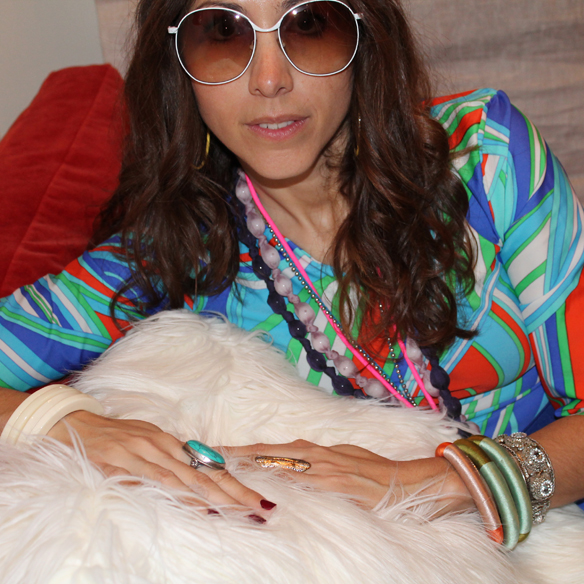 15colgadasdeunapercha_carnaval_carnival_70s_70's_seventies_años_setenta_hippie_color_flores_paz_gloria_gaitan_4