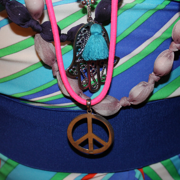 15colgadasdeunapercha_carnaval_carnival_70s_70's_seventies_años_setenta_hippie_color_flores_paz_gloria_gaitan_8