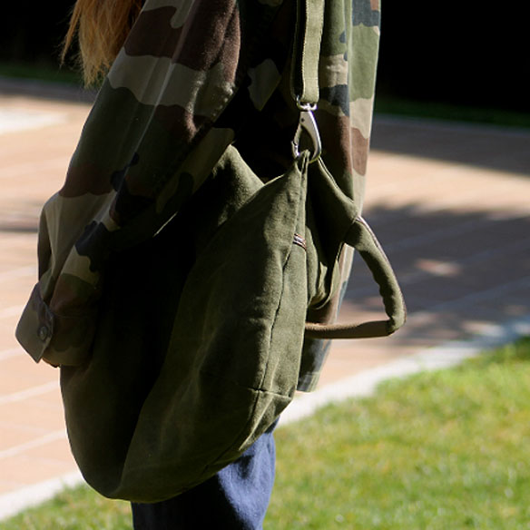 15colgadasdeunapercha_carnaval_carnival_militar_military_cap_gorra_camuflaje_camouflage_camo_print_panama_jack_blanca_sabadell_9