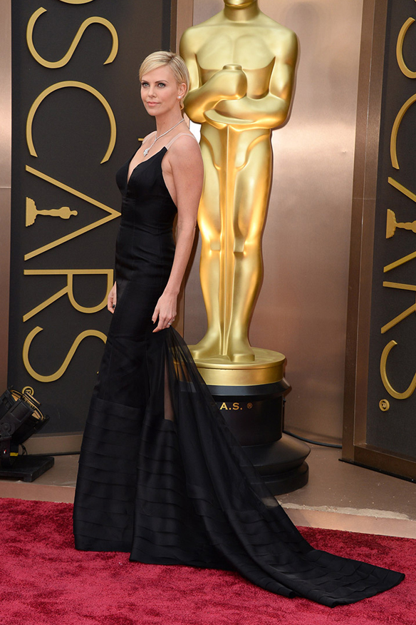 15colgadasdeunapercha_Oscar_2014_Charlize_Theron