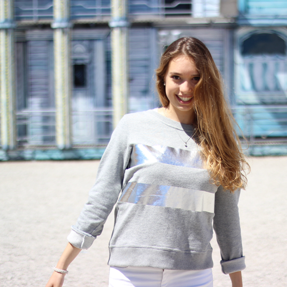 15colgadasdeunapercha_blanco_white_plateado_silver_colores_claros_minimalistas_futuristas_minimalist_futuristic_light_colors_julia_ros_2