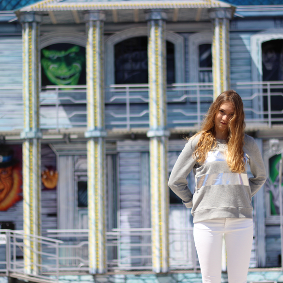 15colgadasdeunapercha_blanco_white_plateado_silver_colores_claros_minimalistas_futuristas_minimalist_futuristic_light_colors_julia_ros_8