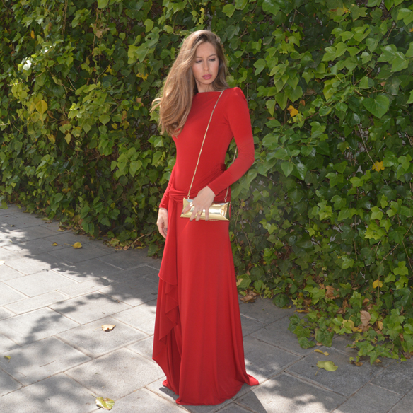 15colgadasdeunapercha_bodas_weddings_vestido_rojo_red_dress_clutch_dorado_golden_clutch_carla_palau_7