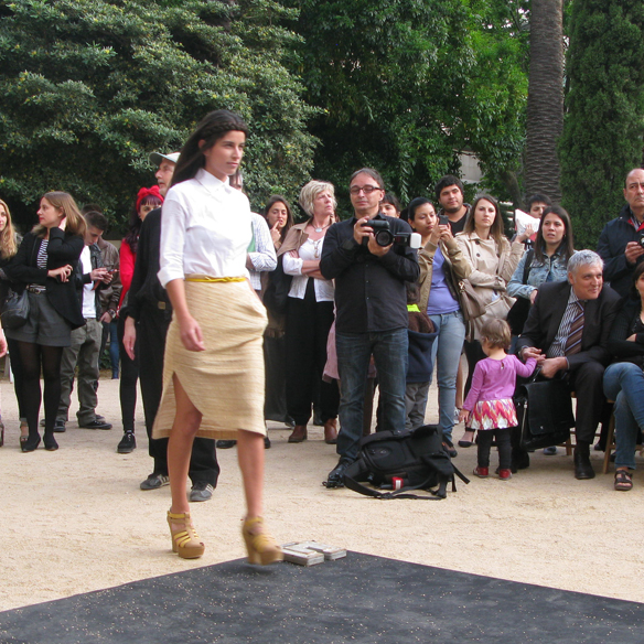 15colgadasdeunapercha_fashion_revolution_day_barcelona_moda_sostenible_ecologica_pasarela_desfile_sustainable_fashion_lifegist_mayte_garcia_2