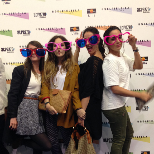 15colgadasdeunapercha_selfielilla_lilla_diagonal_selfie_1