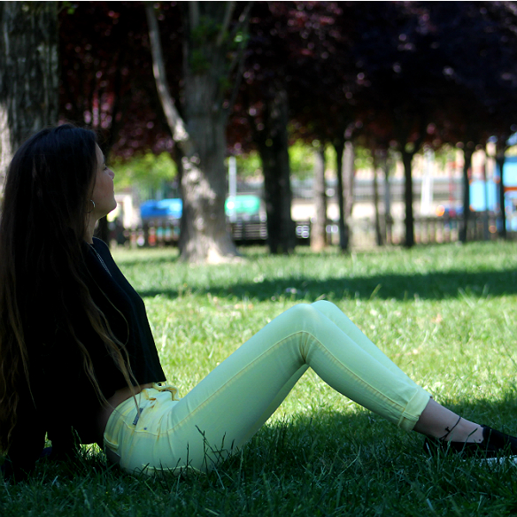 15colgadasdeunapercha_yellow_amarillo_high_waisted_jeans_skinny_pitillos_tejanos_de_talle_alto_blanca_sabadell_10