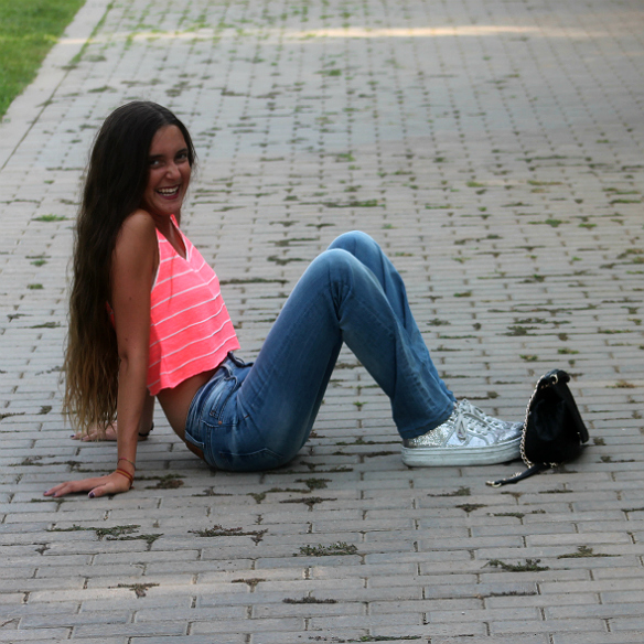 15colgadasdeunapercha_pantalones_acampanados_pata_elefante_bell_pants_crop_top_fluor_blanca_sabadell_5