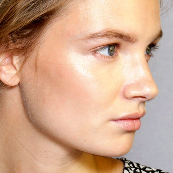 15colgadasdeunapercha_summer_verano_tendencias_maquillaje_make_up_trends_rostro_iluminado_lit_face_2