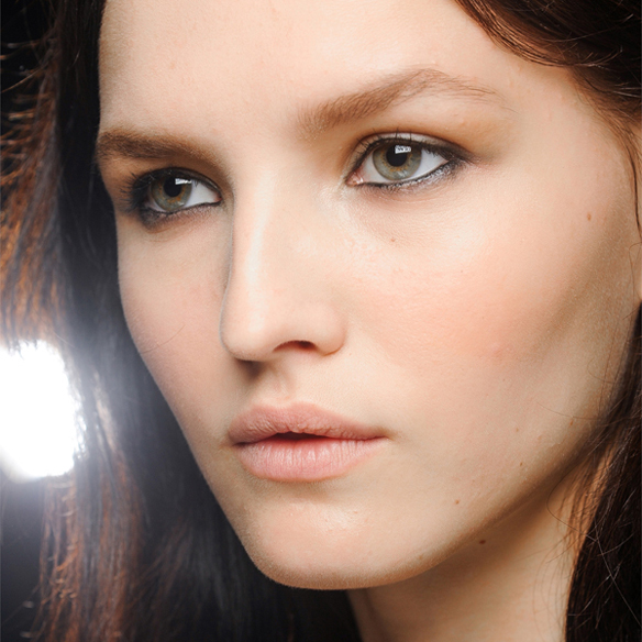 15colgadasdeunapercha_summer_verano_tendencias_maquillaje_make_up_trends_tightlining_eyes_3
