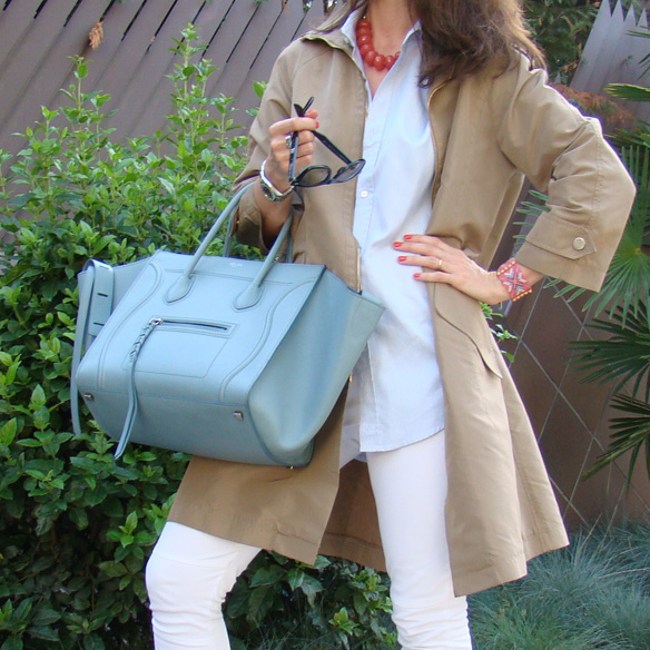 15colgadasdeunapercha_trench_mocasines_loafers_piton_azul_hielo_ice_blue_camisa_oversize_marta_r_7