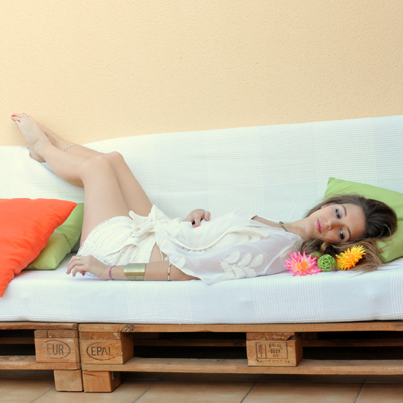 15colgadasdeunapercha_san_juan_saint_john_blanco_total_white_crop_top_etnico_ethnic_crop_top_shorts_ganchillo_anna_duarte_1