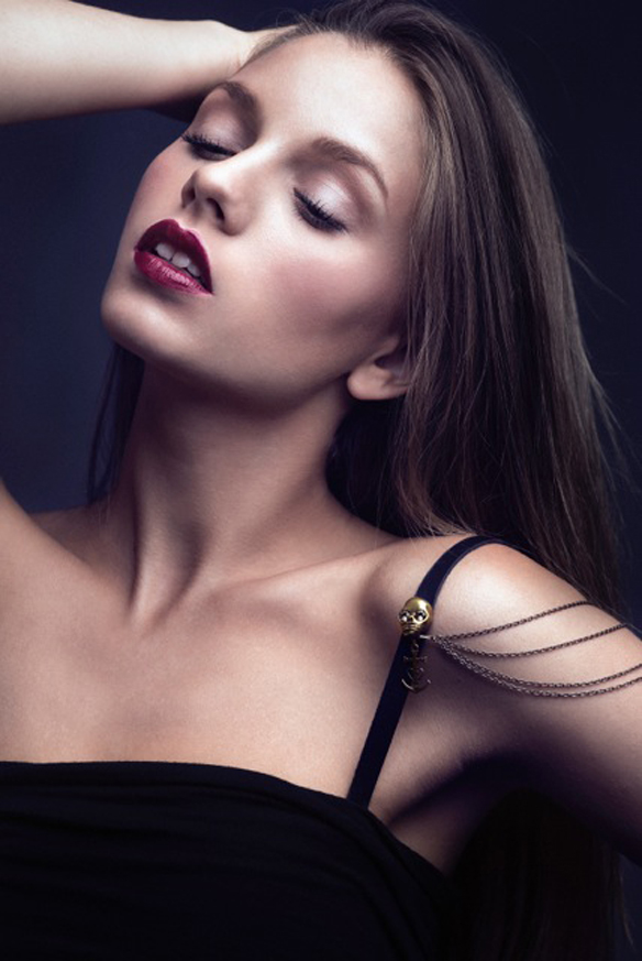 15colgadasdeunapercha_closet_must_imprescindible_epaulettes_joyas_hombro_shoulder_jewels_4