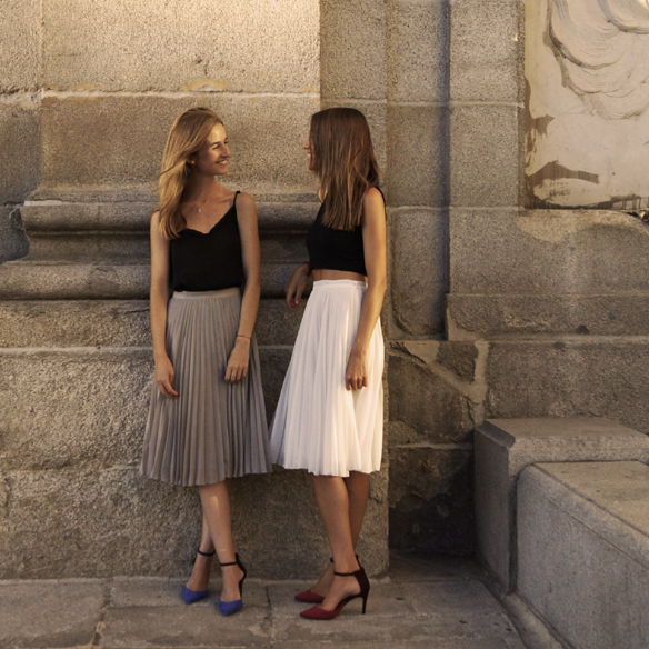 15colgadasdeunapercha_midi_skirt_falda_midi_crop_top_blusa_shirt_heels_tacon_ale_corsini_laura_pol_7