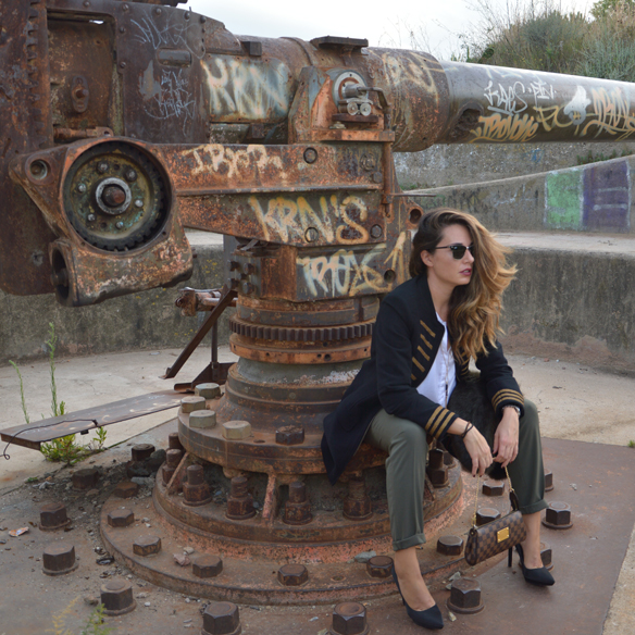 15colgadasdeunapercha_must-have_FW_14_15_OI_14_15_militar_military_army_kakhi_azul_marino_navy_blue_gold_dorado_stilettos_alicia_alvarez_1