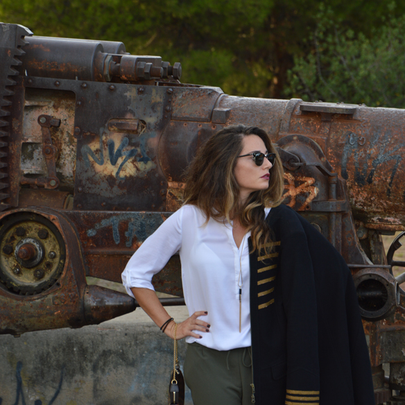 15colgadasdeunapercha_must-have_FW_14_15_OI_14_15_militar_military_army_kakhi_azul_marino_navy_blue_gold_dorado_stilettos_alicia_alvarez_7