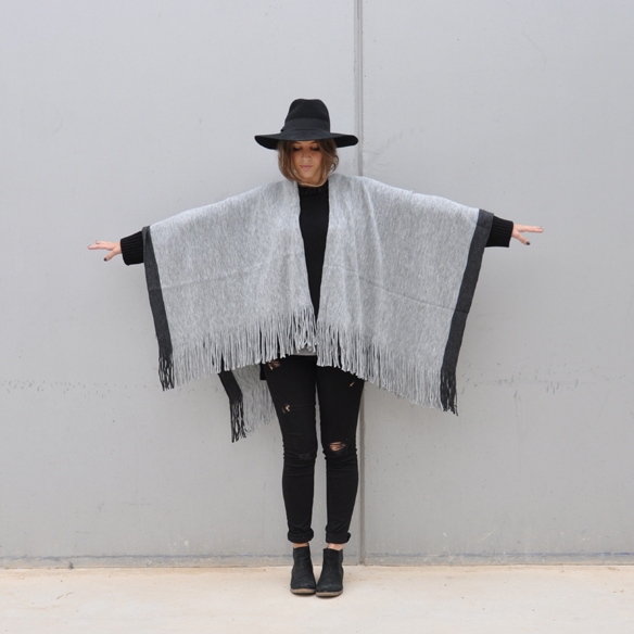 15colgadasdeunapercha_musthave_fw_1415_manta_blanket_poncho_sombrero_hat_anna_duarte_5