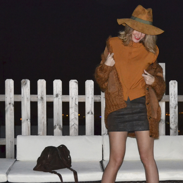 15colgadasdeunapercha_1001_atmosphera_ivivi_vintage_camisa_shirt_falda_skirt_sombrero_hat_harris_XL_brown_georgina_gina_carreras_6