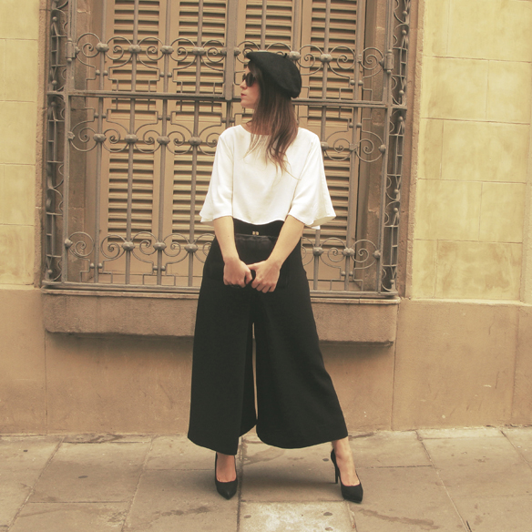 15colgadasdeunapercha_must-have_fw_14_15_oi_14_15_culottes_boina_beret_jumpsuit_mono_b&w_stilettos_carla_kissler_1