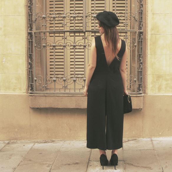 15colgadasdeunapercha_must-have_fw_14_15_oi_14_15_culottes_boina_beret_jumpsuit_mono_b&w_stilettos_carla_kissler_6