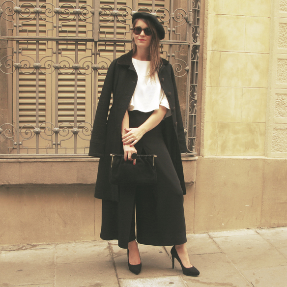 15colgadasdeunapercha_must-have_fw_14_15_oi_14_15_culottes_boina_beret_jumpsuit_mono_b&w_stilettos_carla_kissler_9