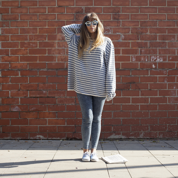 15colgadasdeunapercha_must-have_fw_14_15_oi_14_15_sporty_chic_sudadera_sweatshirt_bambas_trainers_vans_babyb_blue_anna_duarte_1