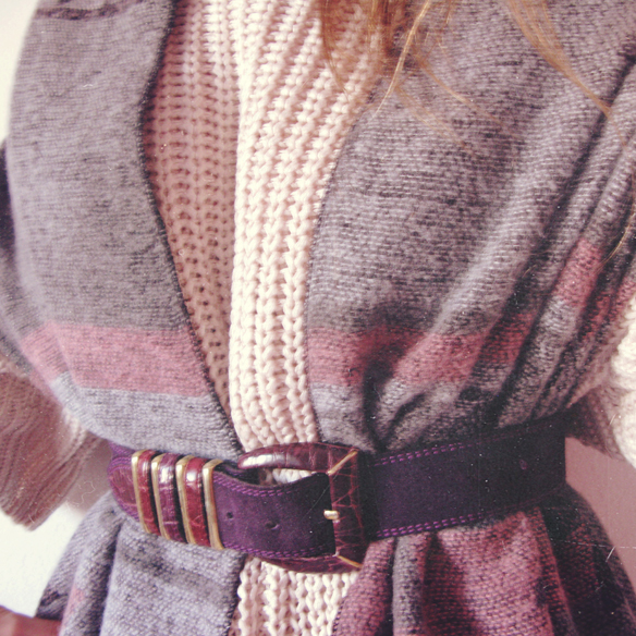 15colgadasdeunapercha_rosa_pink_burdeos_burgundy_pimkie_manta_blanket_sombrero_hat_maxi_jersey_XL_jumper_socks_calcetines_carla_kissler_8