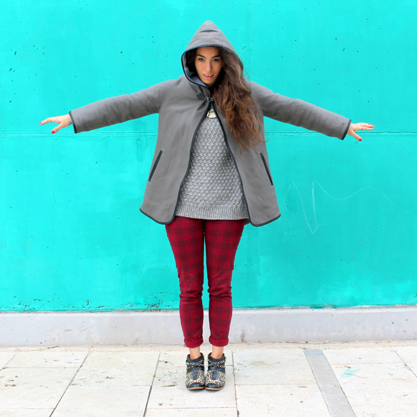 15colgadasdeunapercha_fall_otoño_winter_invierno_2014_mezcla_mixes_grey_gris_check_cuadros_capucha_hood_blanca_arias_1