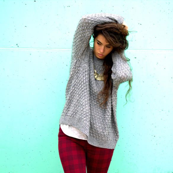 15colgadasdeunapercha_fall_otoño_winter_invierno_2014_mezcla_mixes_grey_gris_check_cuadros_capucha_hood_blanca_arias_5